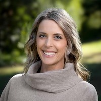 Notary Public in Santa Barbara, California 93105, Carrie  Clark