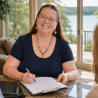 Notary Public in Kansas City, Missouri 64118, Suzi Lee McMullen