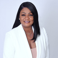 Notary Public in Miami , Florida 33177, Sabrena Quinones