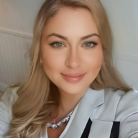 Notary Public in Miami, Florida 33130, Arielle Vela