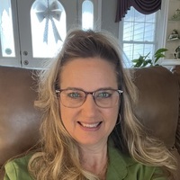 Notary Public in Fredericksburg, Virginia 22405, Connie Crowell