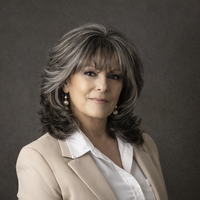 Notary Public in Lake Panasoffkee, Florida 33538, Pearl Truesdale