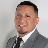 Notary Public in Miami, Florida 33168, Luis Reyes