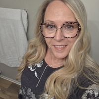 Notary Public in Indianapolis , Indiana 46268, Deadra Strawn