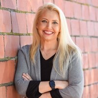 Notary Public in PETALUMA, California 94954, Janine Oswalt