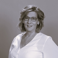 Notary Public in Phoenix, Arizona 85048, Julie Vacchiano