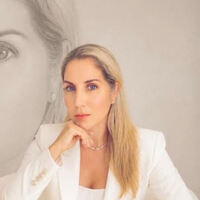 Notary Public in Miami, Florida 33130, Doreen Parrondo