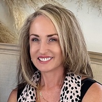 Notary Public in Phoenix, Arizona 85023, Misha R. Mendicino