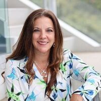 Notary Public in Londonderry , New Hampshire 03053, Therese McGuinness 