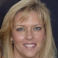 Notary Public in Huntington Beach, California 92646, Mary Elton