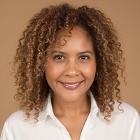 Notary Public in Sherman Oaks, California 91423, Paola Carvallo