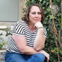 Notary Public in Indianapolis, Indiana 46268, Christine Wise