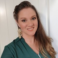 Notary Public in VANCOUVER, Washington 98662, Jennise Housel