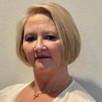 Notary Public in Farmington, Arkansas 72730, Julia Clark