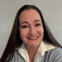 Notary Public in Portland, Oregon 97266, Kari Mouser