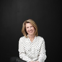 Notary Public in Ventura, California 93003, Dionna Pell