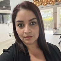 Notary Public in Miami, Florida 33015, Viviana Gomez