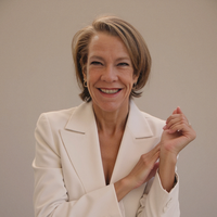 Notary Public in Colfax, California 95713, Elizabeth Herlihy