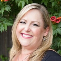 Notary Public in Denton, Texas 76207, Julie Dollahite