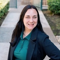 Notary Public in Bakersfield, California 93309, April Vella