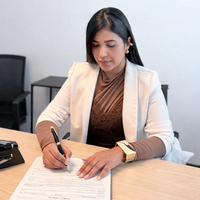 Notary Public in Orlando , Florida 32821, Stefanie Barrios