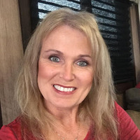 Notary Public in San Augustine, Texas 75972, Jeannie Blue