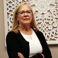 Notary Public in Phoenix, Arizona 85027, Karen Lohmeyer