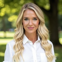 Notary Public in NASHVILLE, Tennessee 37218, emily dollarhide