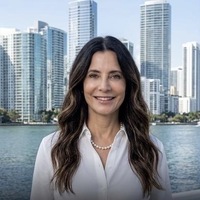 Notary Public in Miami, Florida 33145, Jeannette  Polit