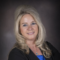 Notary Public in Cambridge, Minnesota 55008, Lisa Lovering