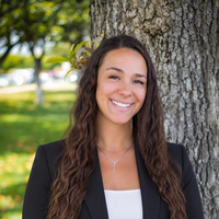 Notary Public in Modesto, California 95355, Kayla Roslan