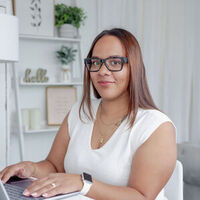 Notary Public in Manchester, New Hampshire 03103, Stephanie Valdez Vasquez