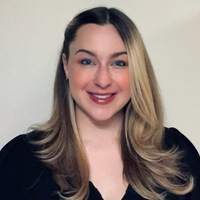 Notary Public in Central Point, Oregon 97502, Maya Kramer