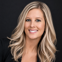 Notary Public in Englewood, Florida 34224, Leah Thompson