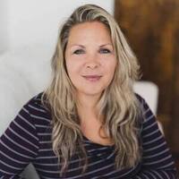 Notary Public in Parrish, Florida 34219, Cynthia Disharoon