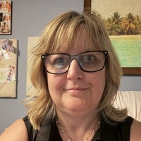 Notary Public in Santa Clarita, California 91350, Holly Ramirez
