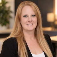 Notary Public in Midland, Michigan 48642, Lisa Stone