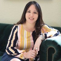 Notary Public in Miami, Florida 33183, Veronica Lopez